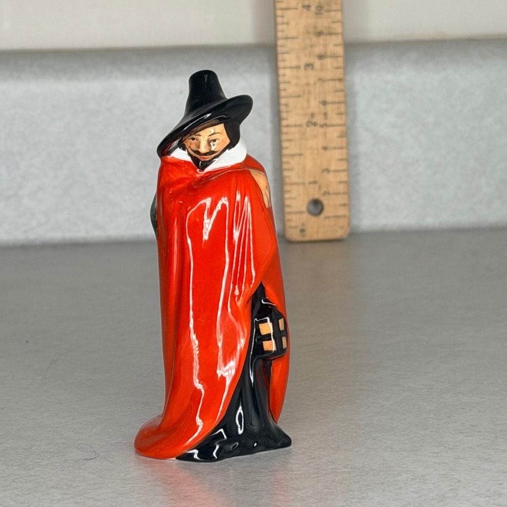 Royal‎ Doulton Guy Fawkes HN 3271 Miniature Figurine Red Cloak C.J. Noke England